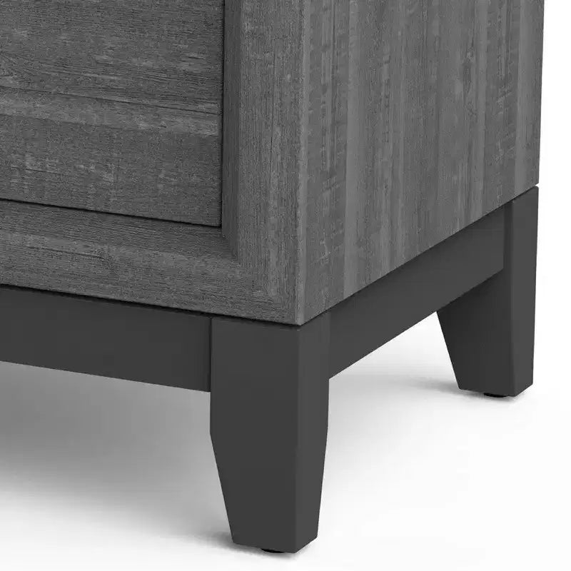 Comodino a 2 cassetti con maniglie a barra cromate, legno grigio